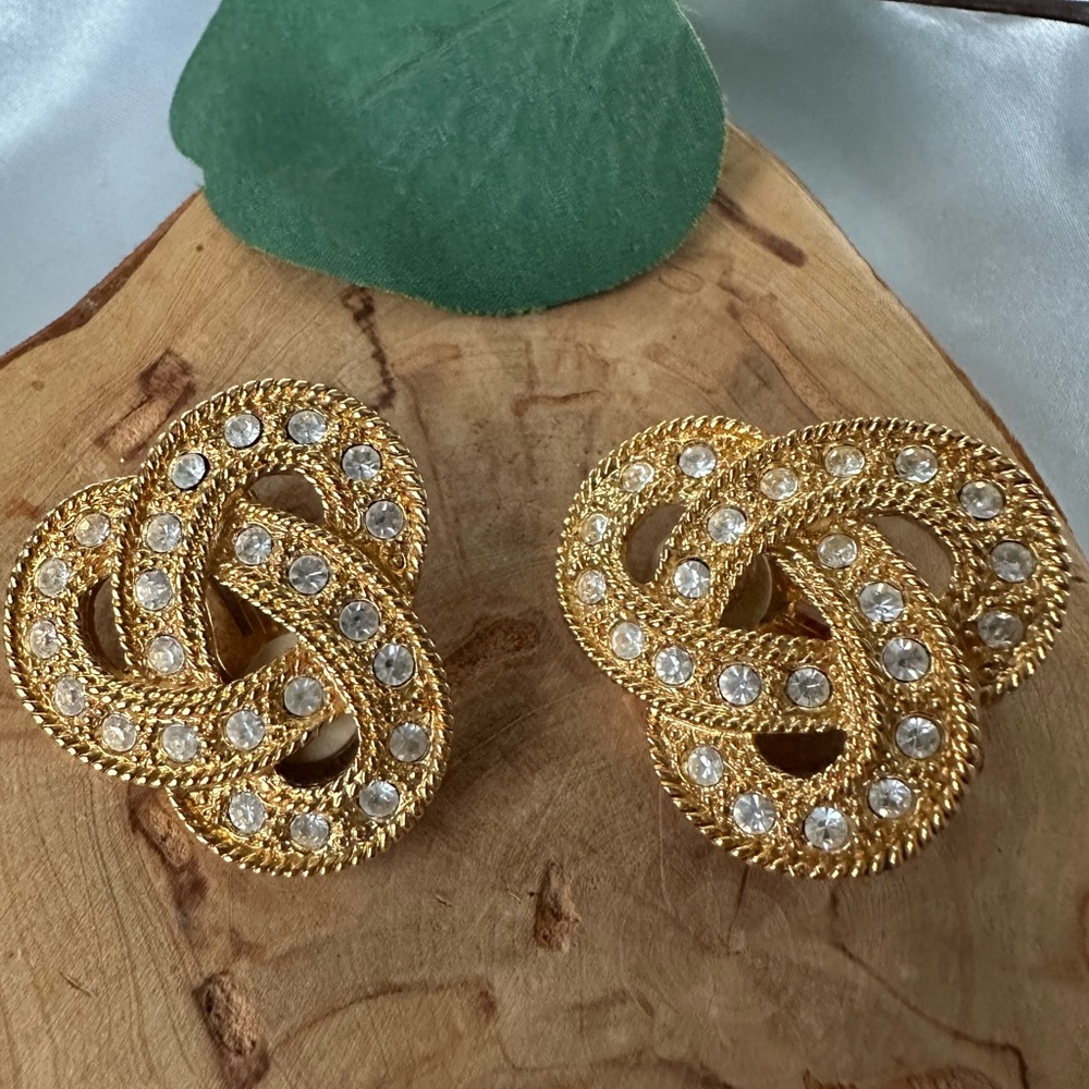 Vintage Gold Tone Avon Love Knot Modernist Clip On Statement Earrings Runway
